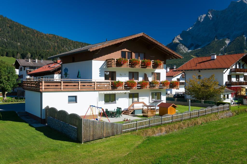 Haus Enzian Apartment แลร์มอส ภายนอก รูปภาพ